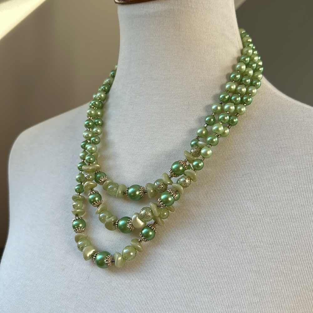 Faux Pearls & Glitter Vintage Necklace